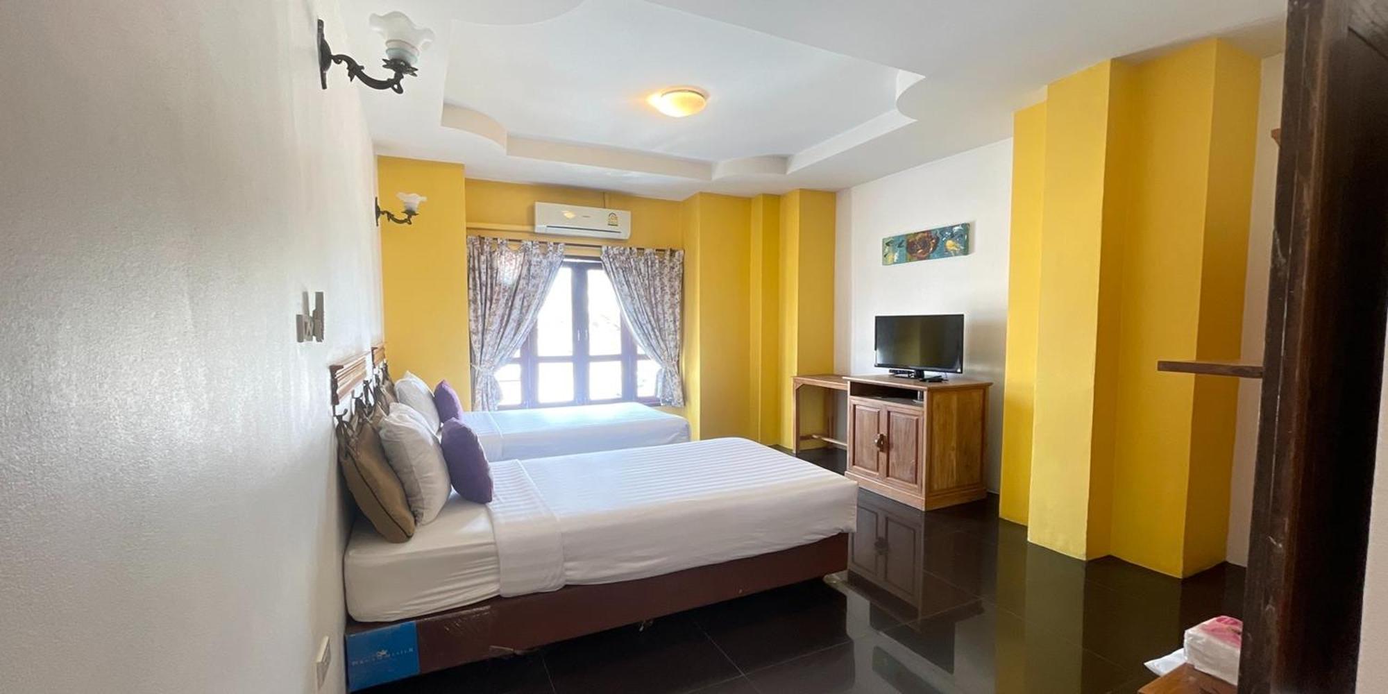 Yellow Tique Hotel Lampang Ngoại thất bức ảnh