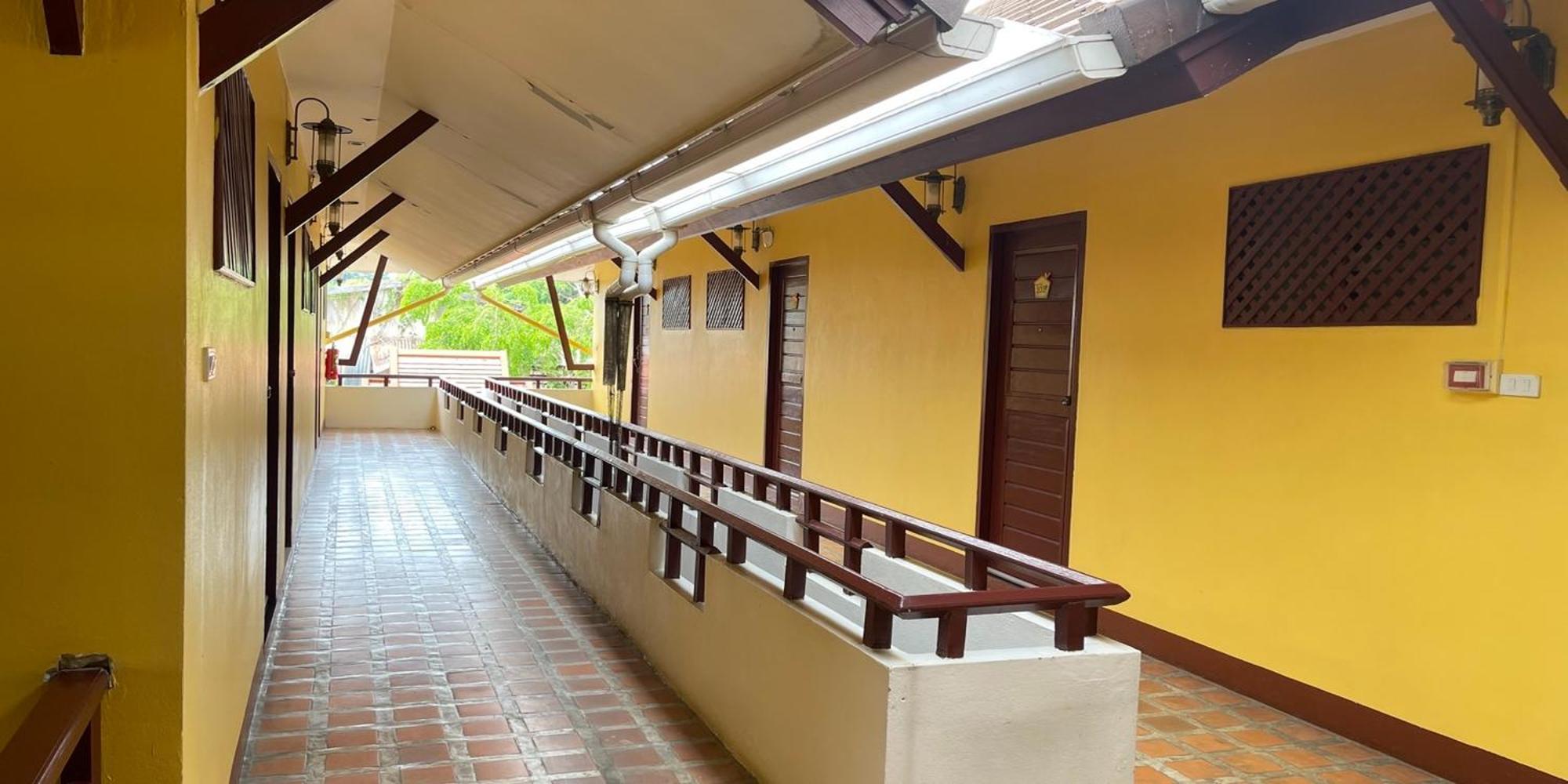 Yellow Tique Hotel Lampang Ngoại thất bức ảnh