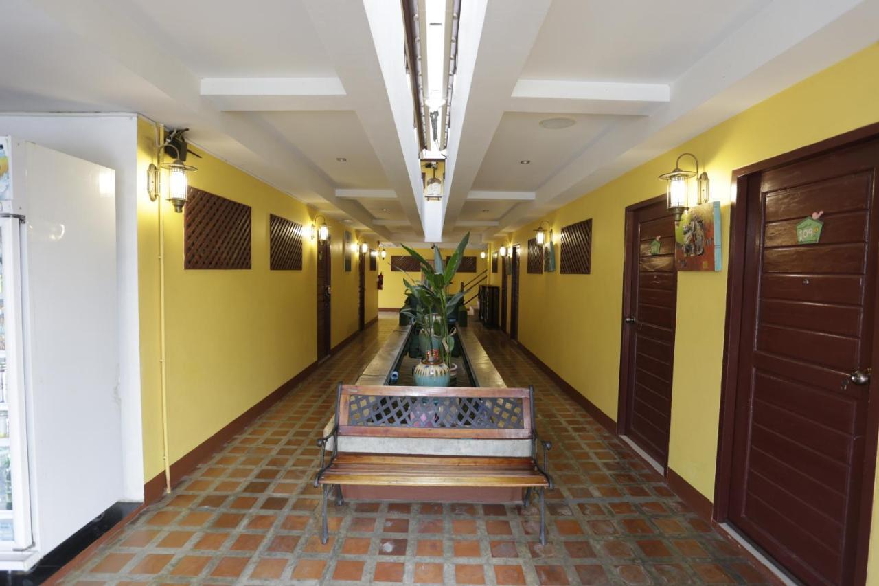 Yellow Tique Hotel Lampang Ngoại thất bức ảnh